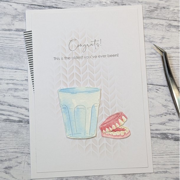 Glas med Lstnder /Glas med kunstige tnder